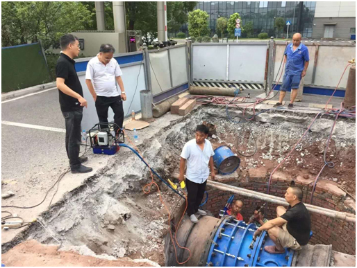 波霆PE55電動(dòng)液壓扭力扳手泵、8MXT方驅(qū)液壓力矩扳手助力重慶某自來(lái)水廠更換供水管道